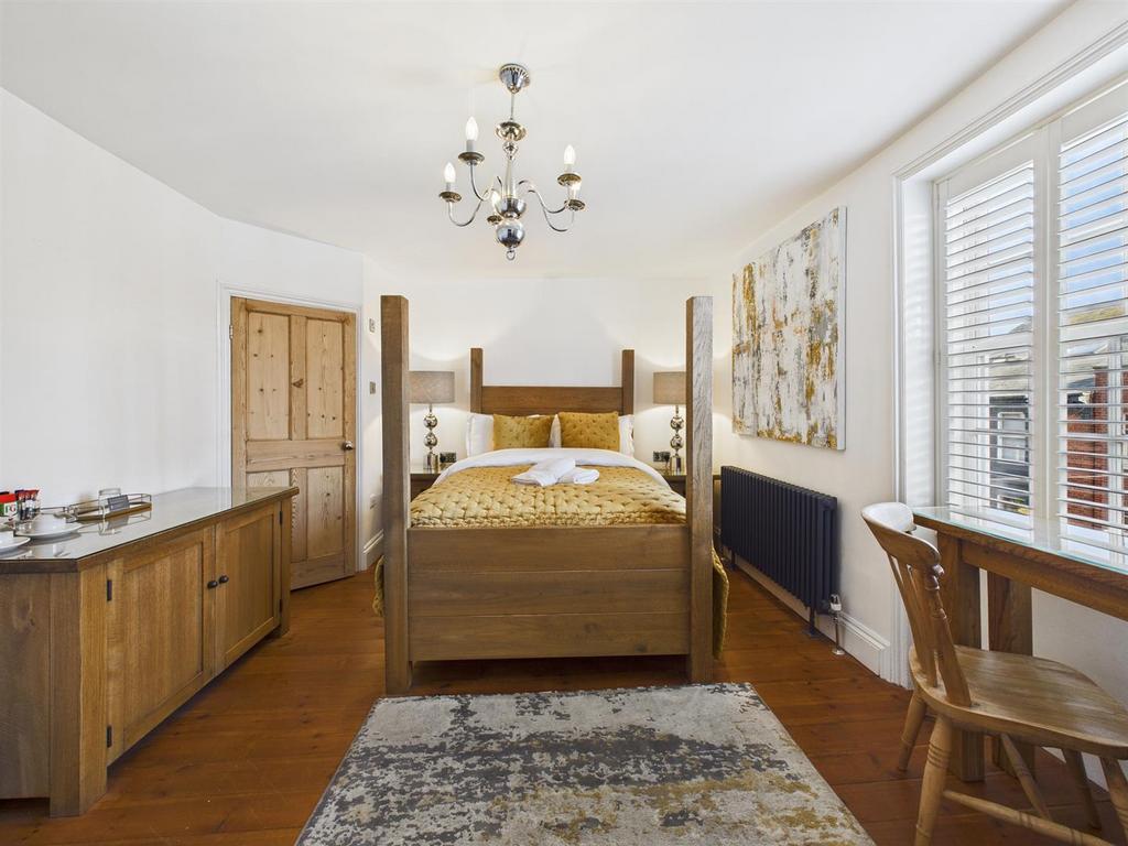 CAM05382 G0-PR0070-STILL029.jpg