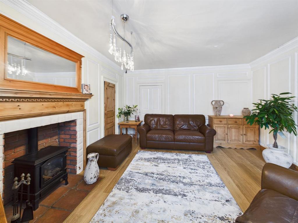 CAM05382 G0-PR0070-STILL003.jpg