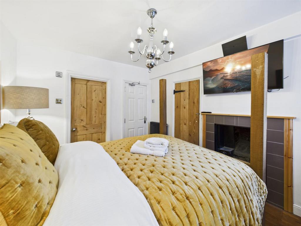 CAM05382 G0-PR0070-STILL023.jpg