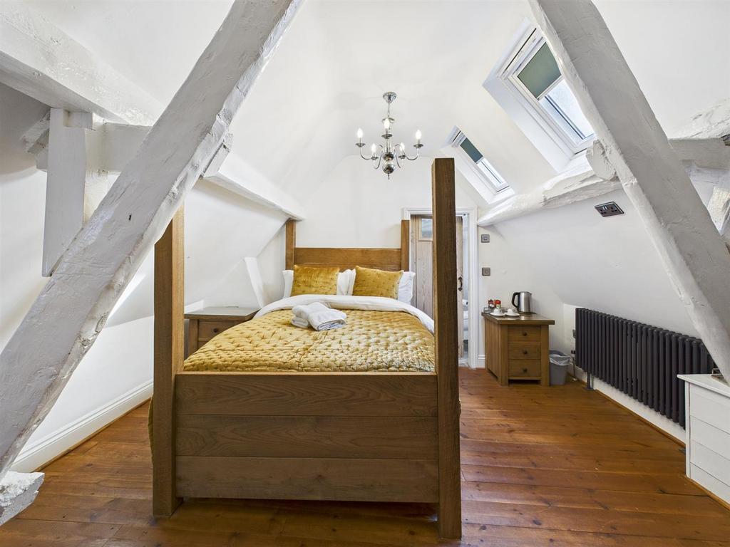 CAM05382 G0-PR0070-STILL034.jpg