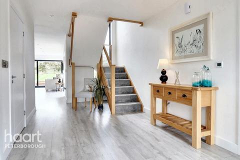 5 bedroom detached house for sale, Meadow View Great North Road, Norman Cross