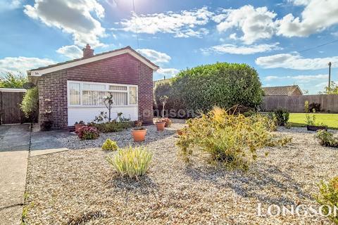2 bedroom detached bungalow for sale, Courtfields, Swaffham