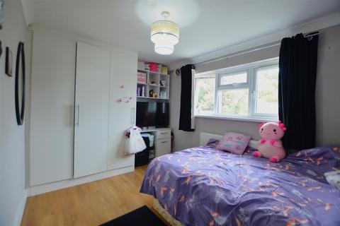 undefined, Willoners, Slough