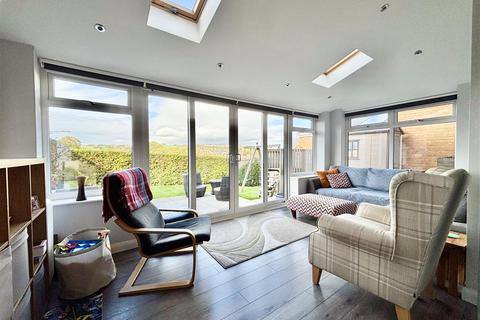 4 bedroom detached house for sale, Allerton View, Bradford BD13