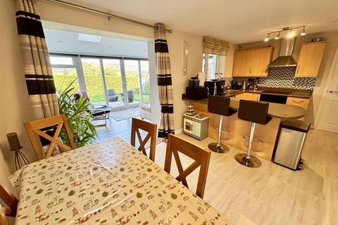 4 bedroom detached house for sale, Allerton View, Bradford BD13