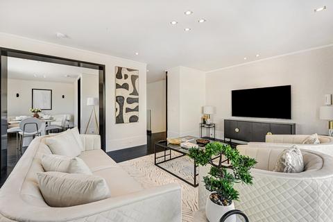 4 bedroom flat to rent, Kingston House South, Ennismore Gardens, London