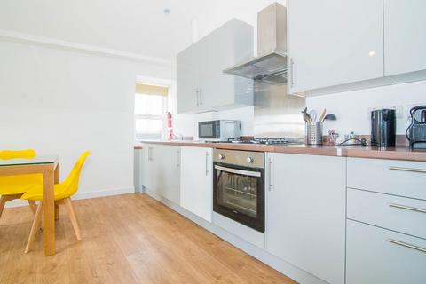 Kew Bridge Road, Brentford, Middlesex