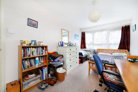 3 bedroom flat for sale, Goulden House, Bullen Street, London