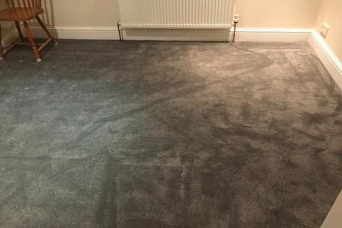 2 bedroom flat to rent, West Way, Hounslow TW5