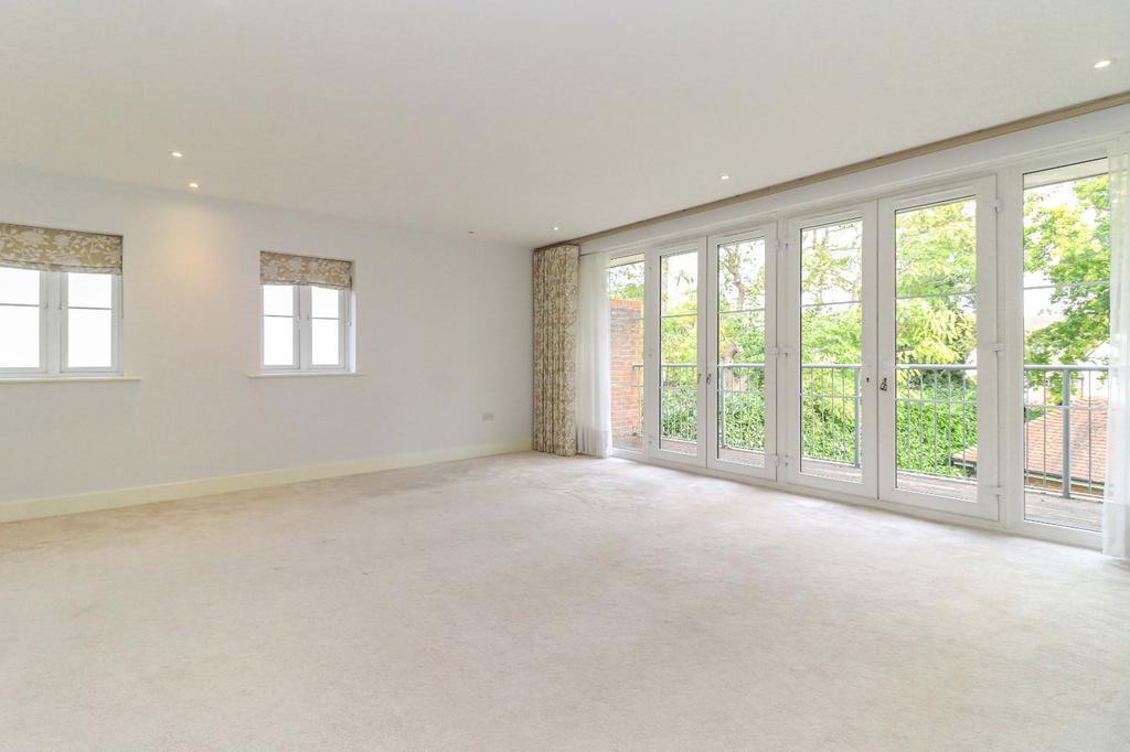 Living/Dining Room