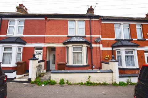 3 bedroom terraced house for sale, Chester Road, Gillingham