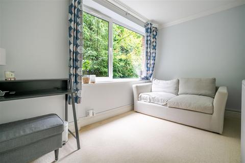 undefined, The Glen, Sunninghill