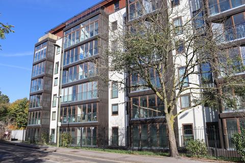 undefined, Farnborough Road, Farnborough GU14