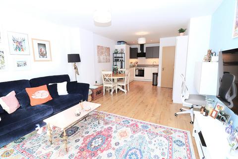 undefined, Farnborough Road, Farnborough GU14