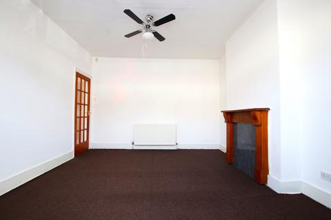 3 bedroom terraced house to rent, Raymead Avenue, Thornton Heath, CR7