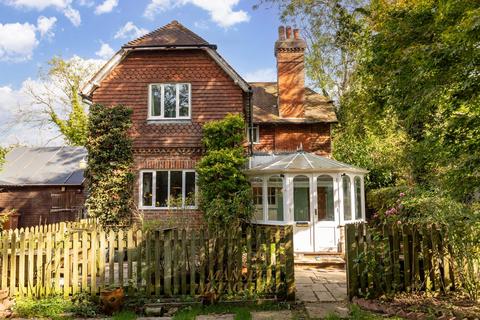 Meath Green Lane, Horley RH6