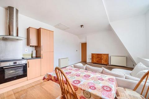 2 bedroom apartment to rent, Kings Road,  Reading,  RG1