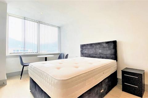 Studio to rent, Market Square, Mercantile House, UB8