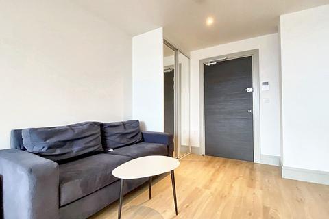Studio to rent, Market Square, Mercantile House, UB8