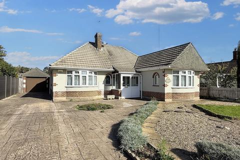 2 bedroom detached bungalow for sale, Ferndown