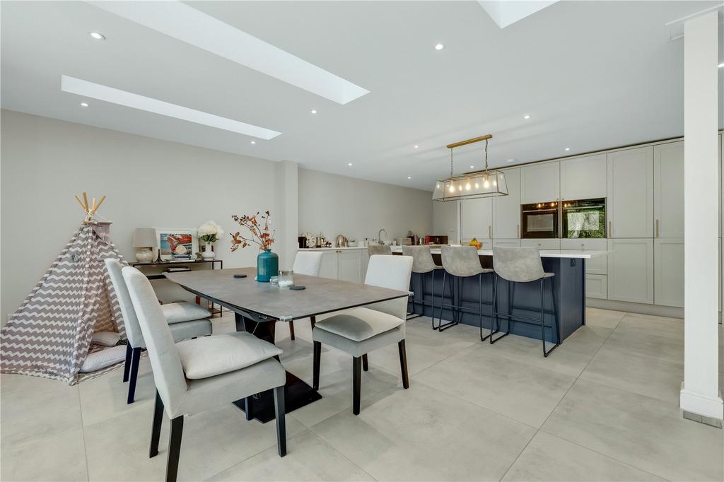 Kitchen Dining Area