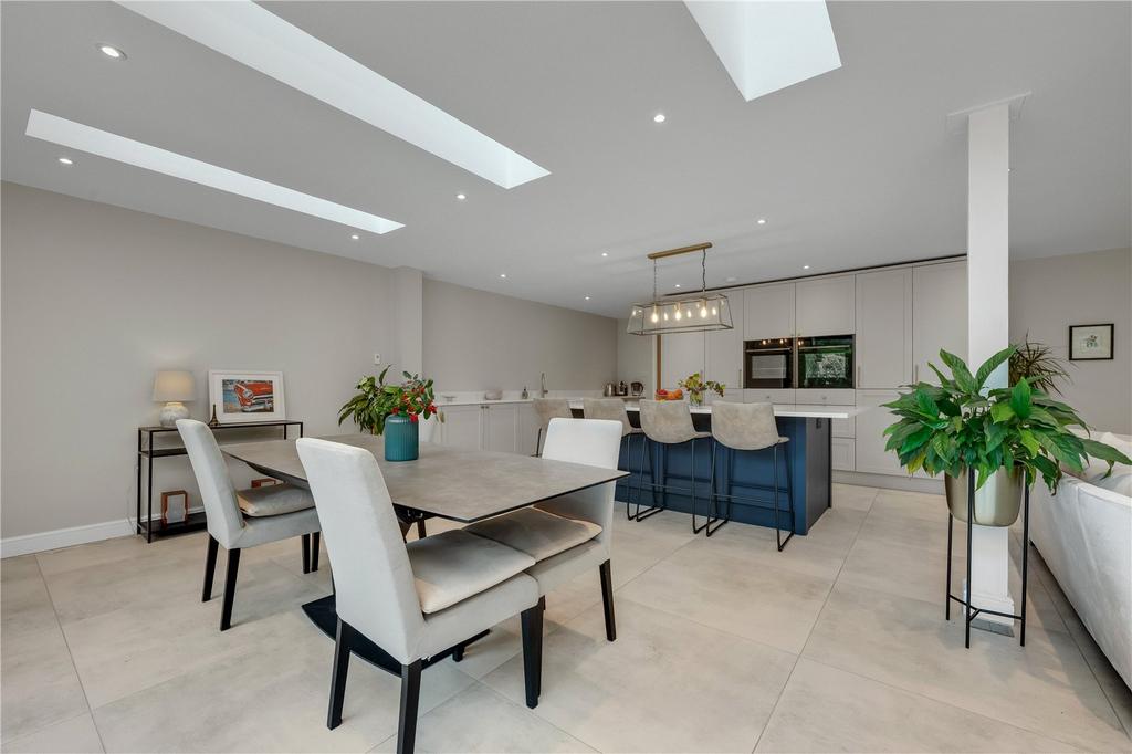 Kitchen Dining Area