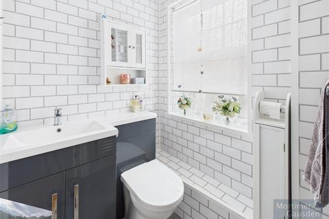 5 bedroom link detached house for sale, Chaffinch Road, Bury St. Edmunds IP32