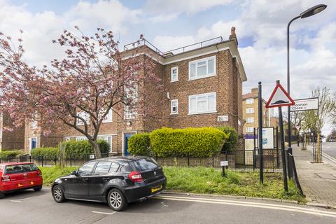 1 bedroom flat for sale, Moreton Close, London, Clapton, Hackney E5