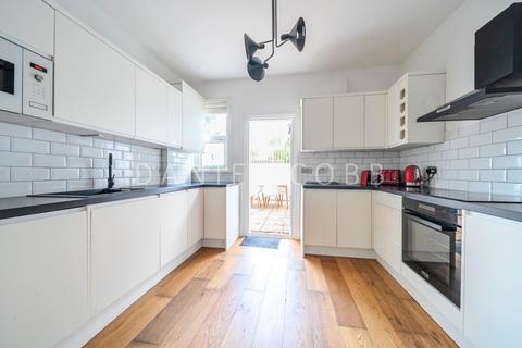 2 bedroom flat for sale, Lollard Street, London, SE11