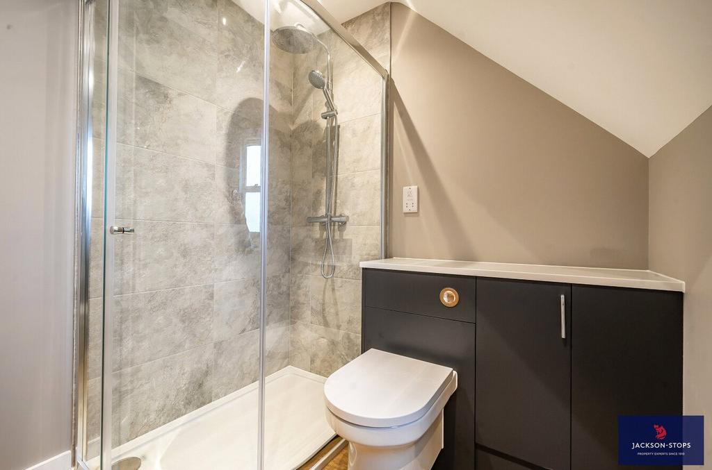 Family Bathroom B