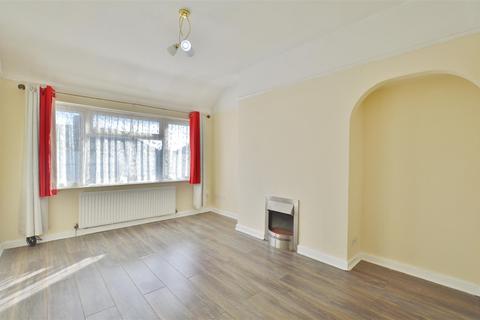 2 bedroom maisonette for sale, Cornwall Avenue