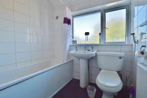 2 bedroom maisonette for sale, Cornwall Avenue