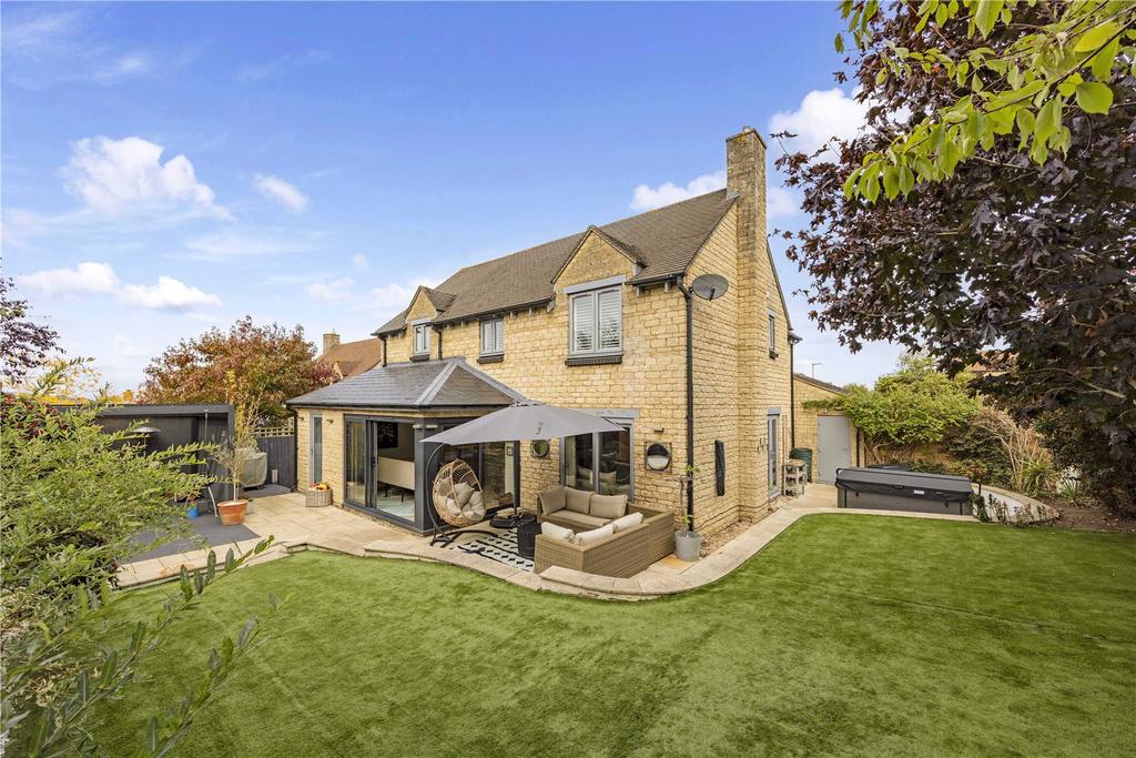 1 Blackthorn End