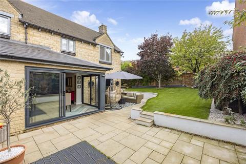 undefined, Blackthorn End, Cheltenham GL53