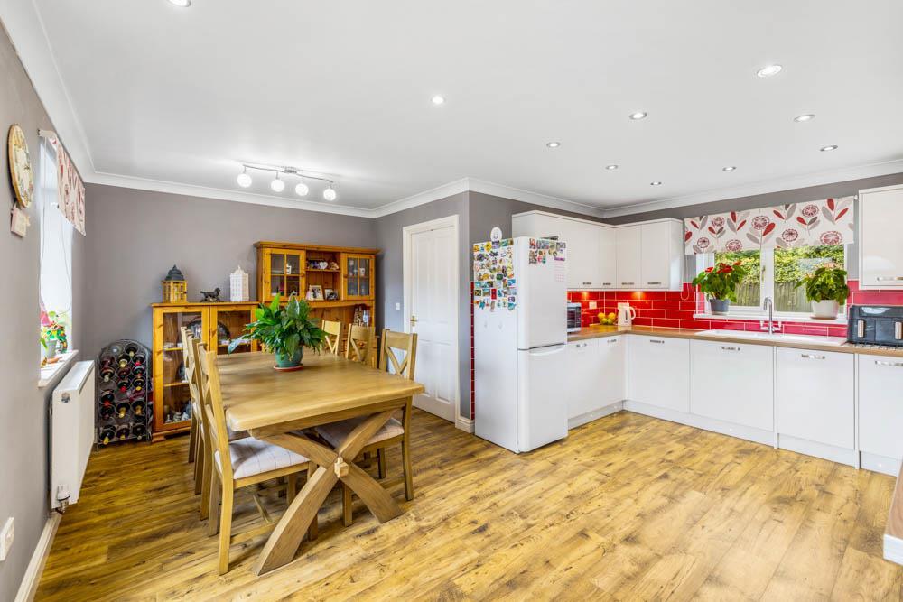 Kitchen/Dining Area