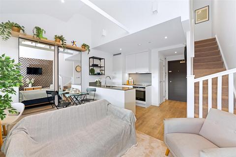 undefined, 15 High Street, Purley CR8