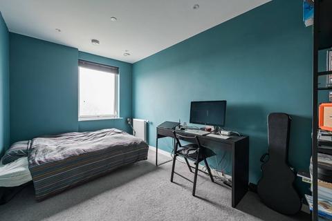 3 bedroom flat for sale, Fernfield Court, 5 Ardisia Mews, Forest Gate, LONDON, E7
