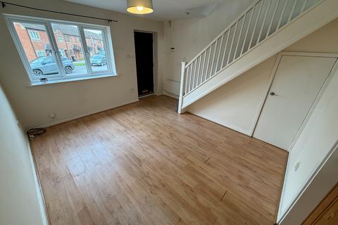 3 bedroom terraced house to rent, Cedar Road, Castle Gresley, Swadlincote, DE11