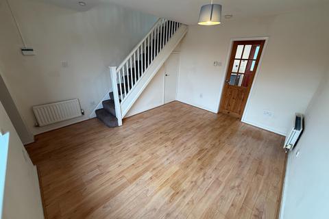 3 bedroom terraced house to rent, Cedar Road, Castle Gresley, Swadlincote, DE11