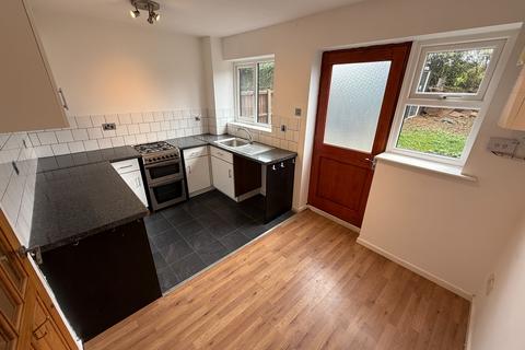 3 bedroom terraced house to rent, Cedar Road, Castle Gresley, Swadlincote, DE11