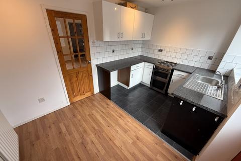 3 bedroom terraced house to rent, Cedar Road, Castle Gresley, Swadlincote, DE11