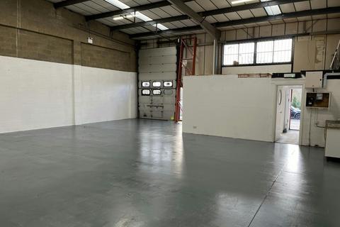 Warehouse to rent, Bessemer Cres Aylesbury HP19 8TF