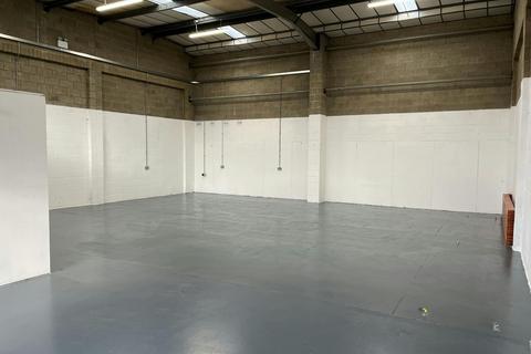 Warehouse to rent, Bessemer Cres Aylesbury HP19 8TF