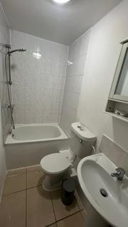 3 bedroom flat to rent, 70 Hammersmith Grove, London, W6