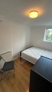3 bedroom flat to rent, 70 Hammersmith Grove, London, W6