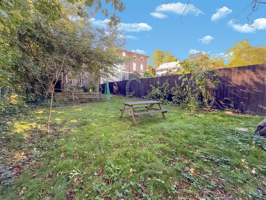 Flat A, 269 Lee High Road - Rkdbf95 Tmf6 Nzr HMq Rnd.j
