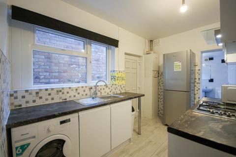 4 bedroom terraced house to rent, Dawlish Road, Birmingham B29