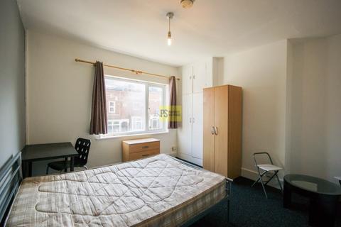 4 bedroom terraced house to rent, Dawlish Road, Birmingham B29