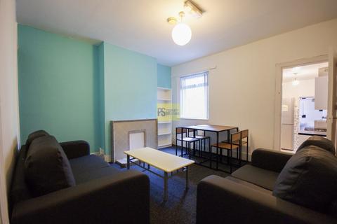 4 bedroom terraced house to rent, Dawlish Road, Birmingham B29
