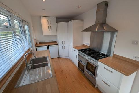 2 bedroom bungalow to rent, Coronation Avenue, Northwood, Isle of Wight